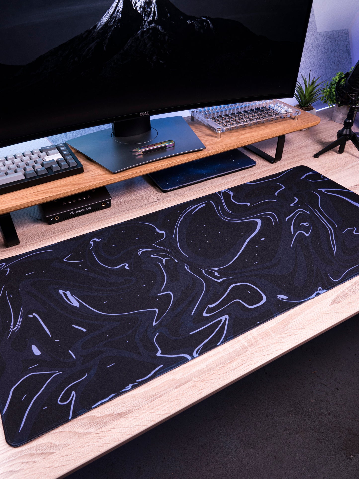 Black & White Marble Extended Desk Mat – Minimal Setup Pad